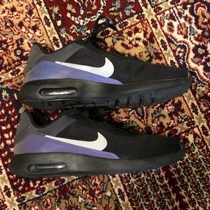 Nike Air Max Modern SE size 9.5 (black/iridescent)